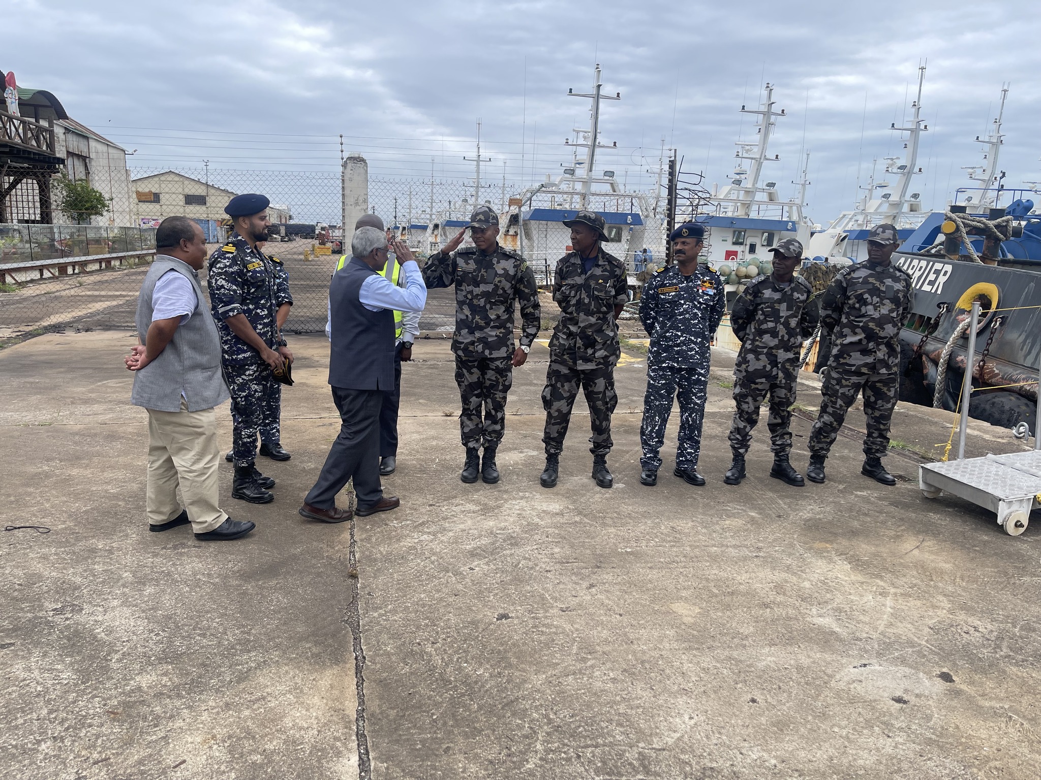 Shri Dammu Ravi, Secretary (ER) visiting FIB Umbelozi at Maputo port (15 Jan 2025)